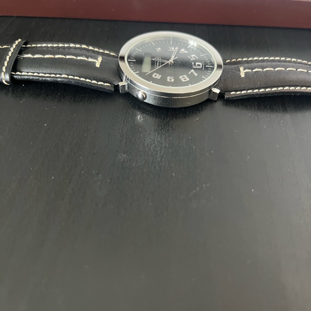 Coach Men's Black Leather Strap Watch
Stainless steel transatlantic watch. - Picture 11 of 14